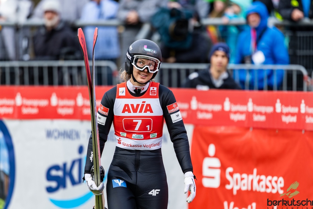25.10.2026, Vogtland Arena, Klingenthal, GER, FIS Weltcup Ski Sprung, Sommer Grand Prix, Klingenthal, Herren, Teambewerb, im Bild Hannah Wiegele (AUT) // Hannah Wiegele (AUT) during the team competition of Ski Jumping Summer Grand Prix of the FIS Ski Jumping World Cup in Klingenthal, Germany on 2026/10/25. EXPA Pictures © 2026, PhotoCredit: EXPA/ Tadeusz Mieczynski
