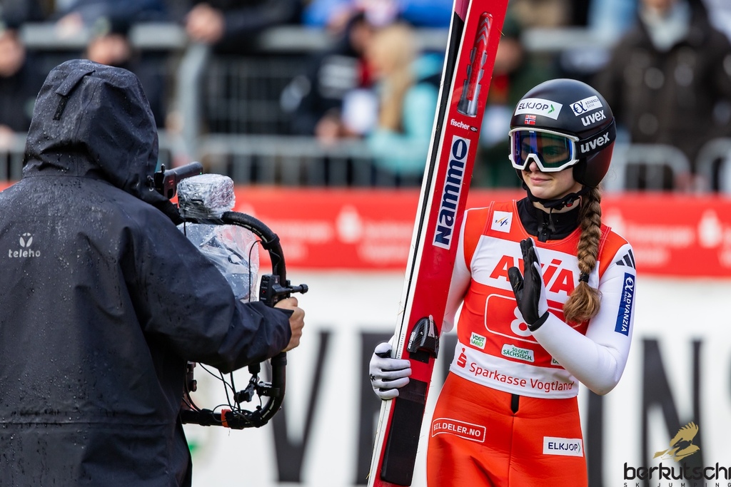 25.10.2026, Vogtland Arena, Klingenthal, GER, FIS Weltcup Ski Sprung, Sommer Grand Prix, Klingenthal, Herren, Teambewerb, im Bild Ingvild Synnoeve Midtskogen (NOR) // Ingvild Synnoeve Midtskogen (NOR) during the team competition of Ski Jumping Summer Grand Prix of the FIS Ski Jumping World Cup in Klingenthal, Germany on 2026/10/25. EXPA Pictures © 2026, PhotoCredit: EXPA/ Tadeusz Mieczynski