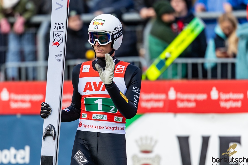 25.10.2026, Vogtland Arena, Klingenthal, GER, FIS Weltcup Ski Sprung, Sommer Grand Prix, Klingenthal, Herren, Teambewerb, im Bild Alex Insam (ITA) // Alex Insam (ITA) during the team competition of Ski Jumping Summer Grand Prix of the FIS Ski Jumping World Cup in Klingenthal, Germany on 2026/10/25. EXPA Pictures © 2026, PhotoCredit: EXPA/ Tadeusz Mieczynski