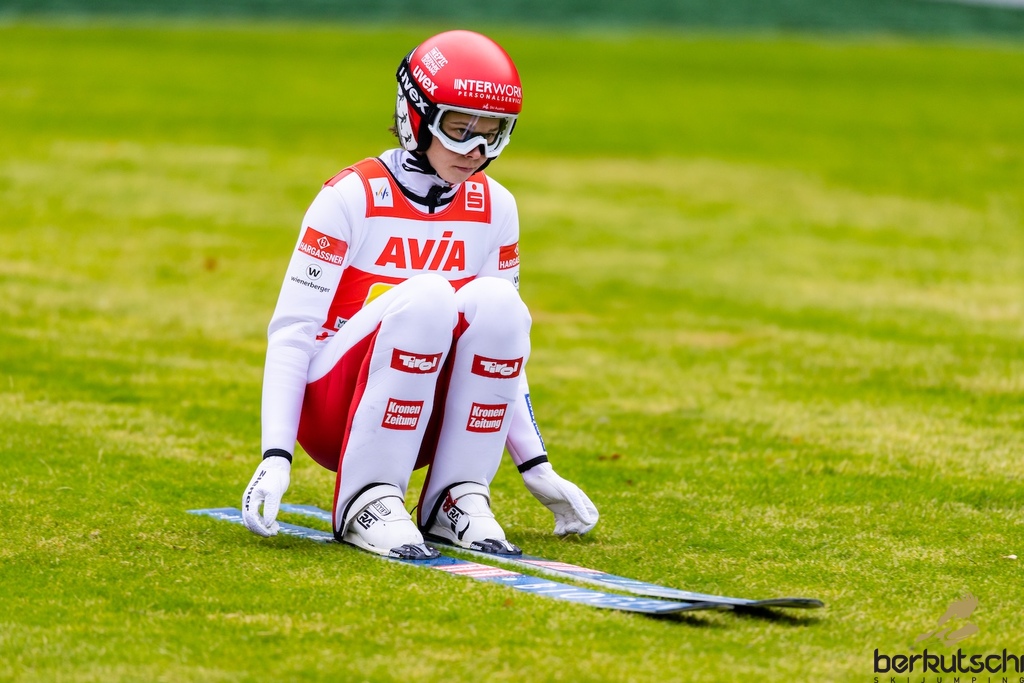 25.10.2026, Vogtland Arena, Klingenthal, GER, FIS Weltcup Ski Sprung, Sommer Grand Prix, Klingenthal, Herren, Teambewerb, im Bild Lisa Fettner (AUT) // Lisa Fettner (AUT) during the team competition of Ski Jumping Summer Grand Prix of the FIS Ski Jumping World Cup in Klingenthal, Germany on 2026/10/25. EXPA Pictures © 2026, PhotoCredit: EXPA/ Tadeusz Mieczynski