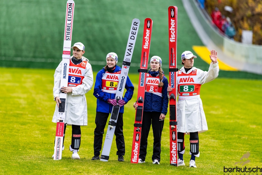 25.10.2026, Vogtland Arena, Klingenthal, GER, FIS Weltcup Ski Sprung, Sommer Grand Prix, Klingenthal, Herren, Teambewerb, im Bild Marius Lindvik (NOR), Eirin Maria Kvandal (NOR), Ingvild Synnoeve Midtskogen (NOR), Kristoffer Eriksen Sundal // Marius Lindvik (NOR), Eirin Maria Kvandal (NOR), Ingvild Synnoeve Midtskogen (NOR), Kristoffer Eriksen Sundal during the team competition of Ski Jumping Summer Grand Prix of the FIS Ski Jumping World Cup in Klingenthal, Germany on 2026/10/25. EXPA Pictures © 2026, PhotoCredit: EXPA/ Tadeusz Mieczynski