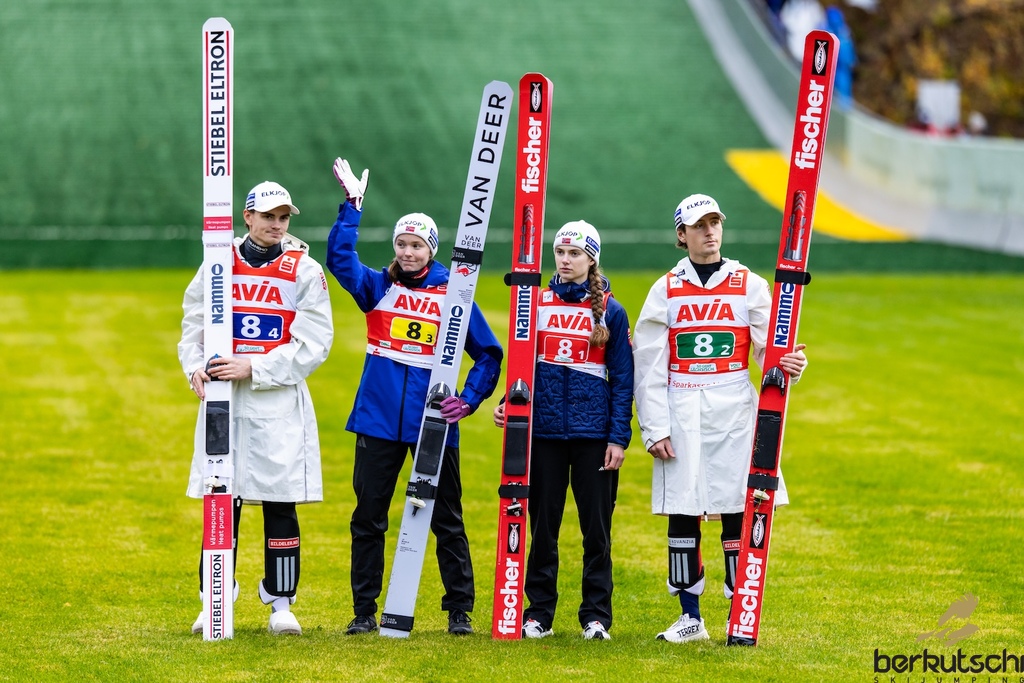 25.10.2026, Vogtland Arena, Klingenthal, GER, FIS Weltcup Ski Sprung, Sommer Grand Prix, Klingenthal, Herren, Teambewerb, im Bild Marius Lindvik (NOR), Eirin Maria Kvandal (NOR), Ingvild Synnoeve Midtskogen (NOR), Kristoffer Eriksen Sundal // Marius Lindvik (NOR), Eirin Maria Kvandal (NOR), Ingvild Synnoeve Midtskogen (NOR), Kristoffer Eriksen Sundal during the team competition of Ski Jumping Summer Grand Prix of the FIS Ski Jumping World Cup in Klingenthal, Germany on 2026/10/25. EXPA Pictures © 2026, PhotoCredit: EXPA/ Tadeusz Mieczynski