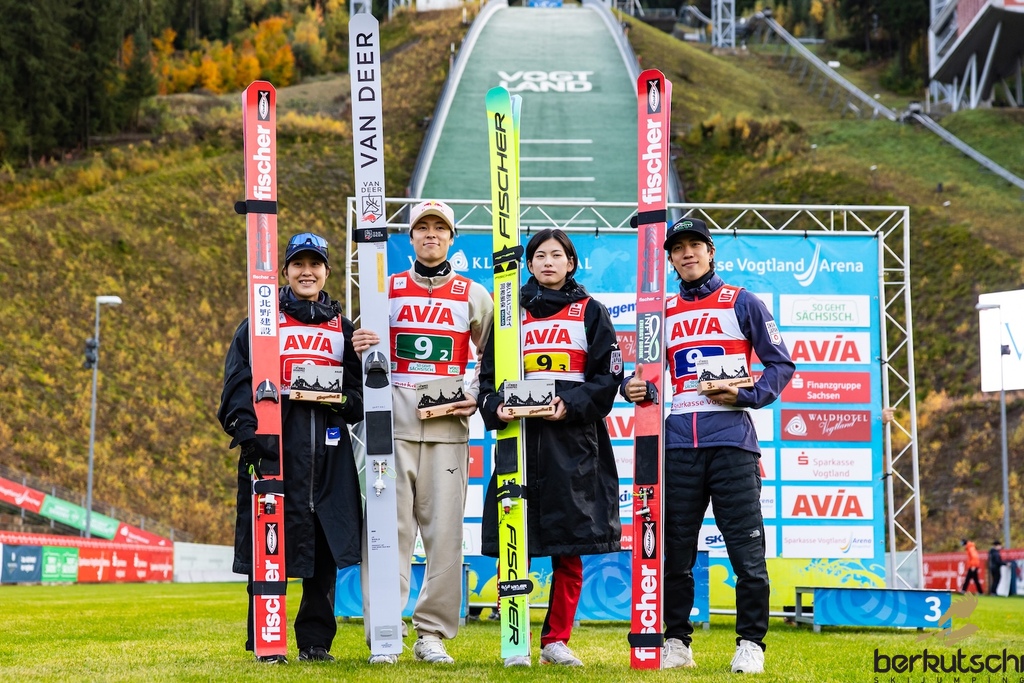 25.10.2026, Vogtland Arena, Klingenthal, GER, FIS Weltcup Ski Sprung, Sommer Grand Prix, Klingenthal, Herren, Teambewerb, im Bild Nozomi Maruyama (JPN), Ryoyu Kobayashi (JPN), Ringo Miyajima (JPN), Ren Nikaido // Nozomi Maruyama (JPN), Ryoyu Kobayashi (JPN), Ringo Miyajima (JPN), Ren Nikaido during the team competition of Ski Jumping Summer Grand Prix of the FIS Ski Jumping World Cup in Klingenthal, Germany on 2026/10/25. EXPA Pictures © 2026, PhotoCredit: EXPA/ Tadeusz Mieczynski