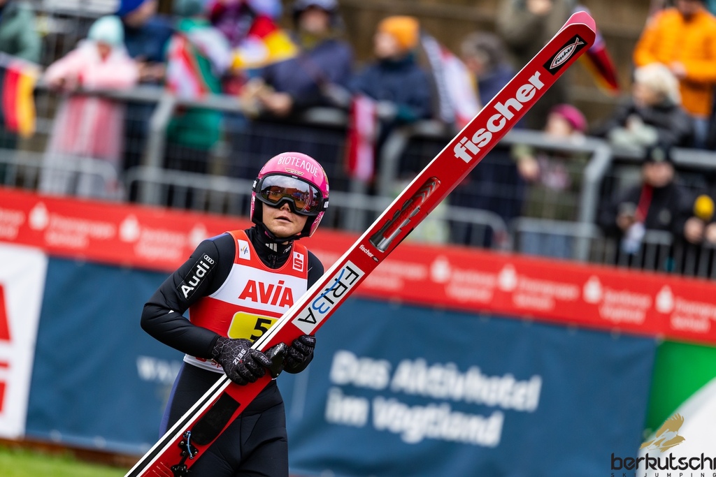 25.10.2026, Vogtland Arena, Klingenthal, GER, FIS Weltcup Ski Sprung, Sommer Grand Prix, Klingenthal, Herren, Teambewerb, im Bild Agnes Reisch (GER) // Agnes Reisch (GER) during the team competition of Ski Jumping Summer Grand Prix of the FIS Ski Jumping World Cup in Klingenthal, Germany on 2026/10/25. EXPA Pictures © 2026, PhotoCredit: EXPA/ Tadeusz Mieczynski