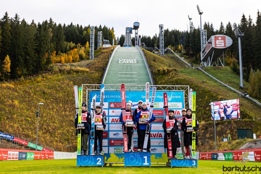 25.10.2026, Vogtland Arena, Klingenthal, GER, FIS Weltcup Ski Sprung, Sommer Grand Prix, Klingenthal, Herren, Teambewerb, im Bild 2. Platz Sowenien, Sieger Norwege, 3. Platz Japan // 2. Platz Sowenien, Sieger Norwege, 3. Platz Japan during the team competition of Ski Jumping Summer Grand Prix of the FIS Ski Jumping World Cup in Klingenthal, Germany on 2026/10/25. EXPA Pictures © 2026, PhotoCredit: EXPA/ Tadeusz Mieczynski