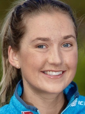 Roestad, Karoline