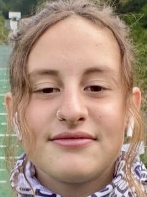 Comazzi, Camilla Henni