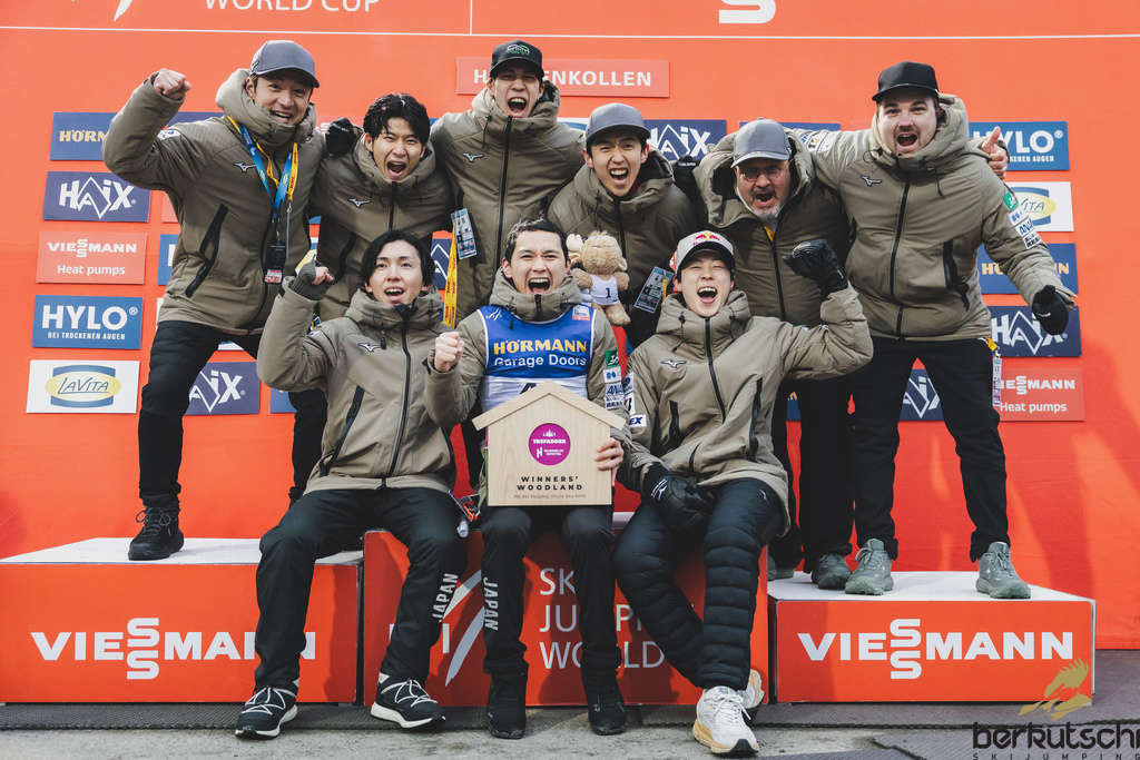 Skispringen Holmenkollen: Tomofumi Naito gewinnt am Sonntag in Oslo - 