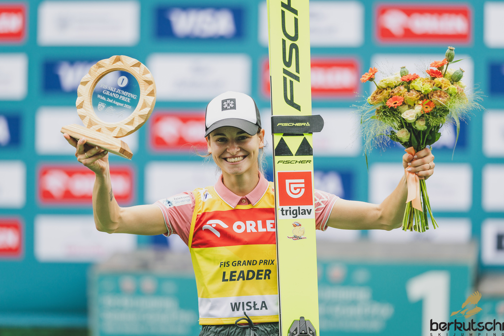 Nika Vodan feiert  Grand-Prix-Sieg in Wisła - 