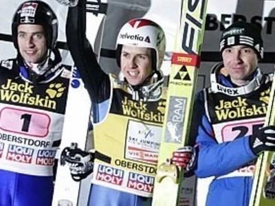 Ammann wygrywa przed Loitzlem