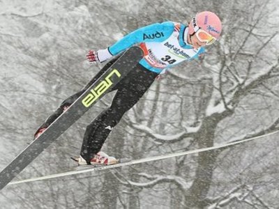 Weitere Springerinnen klagen für Start bei Olympia 2010
