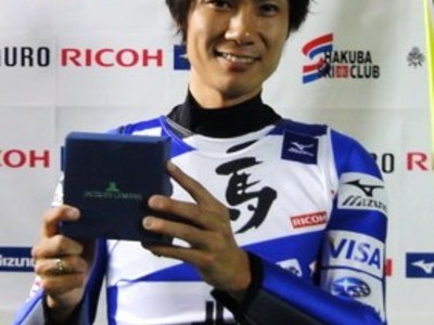 Stoch schlägt in Hakuba zurück