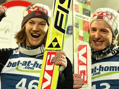 Vier Norweger und zwei Deutsche in Asien dabei