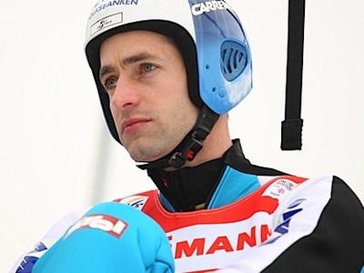 Zweikampf zwischen Wolfgang Loitzl und Michael Hayböck