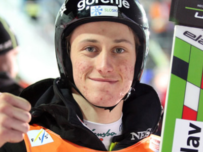 Slowenische Flugshow von Prevc und Kranjec