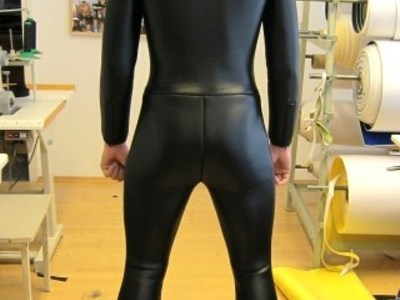 Neuer Sprunganzug: Body Size = Suit Size