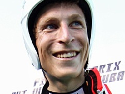 Taku Takeuchi feiert ersten Sieg