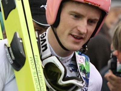 Freund holt Titel von der Großschanze