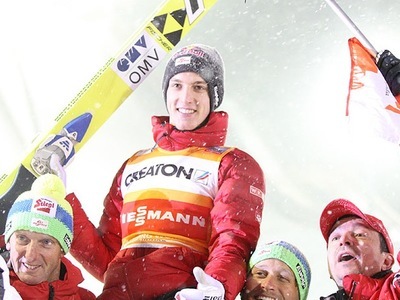 Stoch gewinnt in Kuopio - Schlierenzauer holt Weltcup