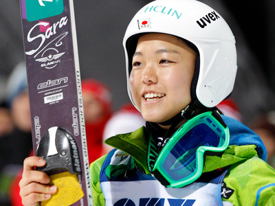 高梨沙羅　今季２勝目