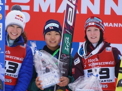 ヒンターツァーテン大会２日目　高梨今季４勝目！