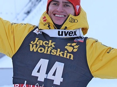 リヒャルド・フライタク、圧勝！