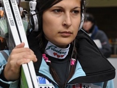 アニャ・テペシュ 重傷