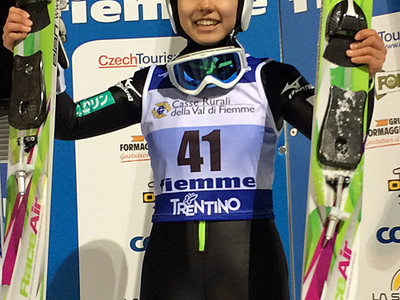 高梨沙羅、ジュニア世界選手権で優勝