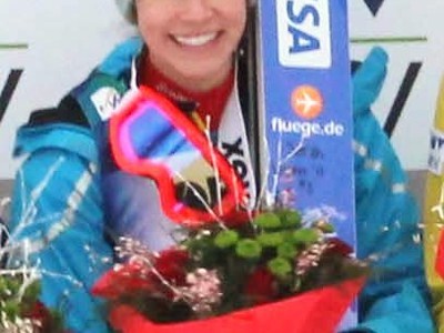 Сара Хендриксон празднует очередную победу