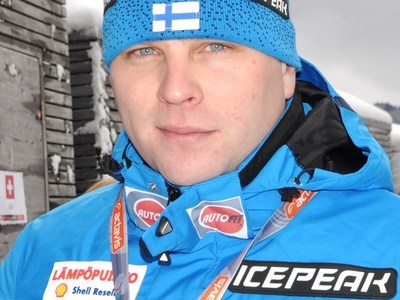 Ниемеле остается