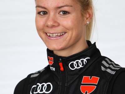 Йенна Мор уходит