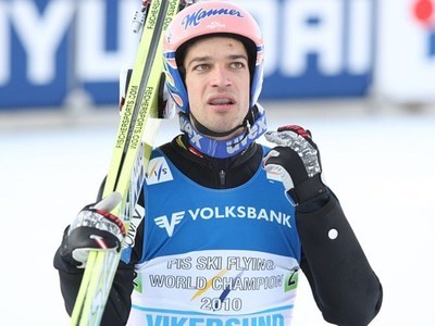 Кофлер не будет выступать до августа