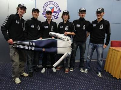 Posilovna, kola na sněhu a spánek - skokani odpočívají před Čerťákem