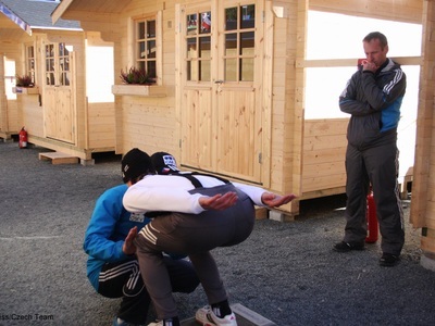 Áčko piluje formu v ledové stopě i za umělého osvětlení