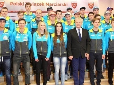 Polacy odsłaniają karty