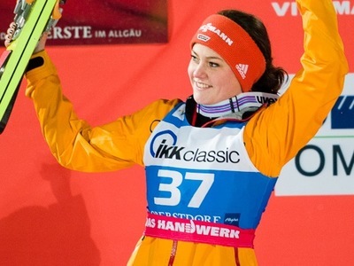 Iraschko-Stolz wygrywa w Oberstdorfie
