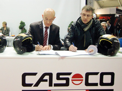 Čeští skokané podepsali smlouvu s Cascem