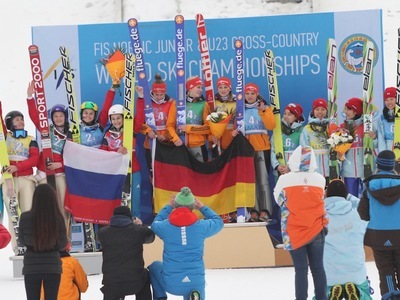 世界ジュニア選手権、団体戦ノルウェーとドイツに金