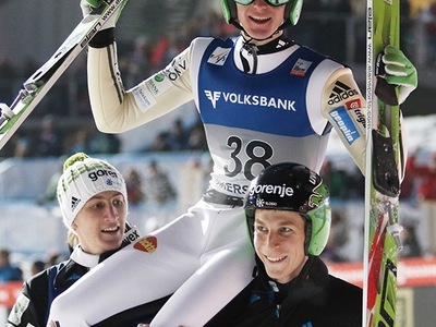 250 Meter! Prevc mit Weltrekord zum Sieg