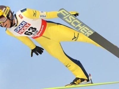 世界選手権：男子ノーマルヒル戦、アマンが予選トップ