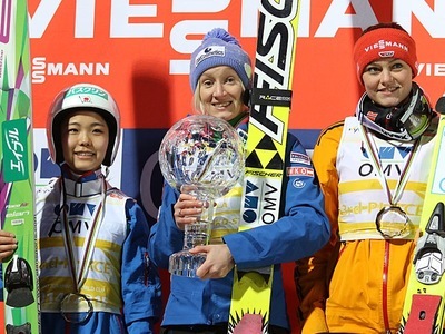 W杯女子最終戦 高梨沙羅が優勝、総合優勝はイラシュコ＝シュトルツ