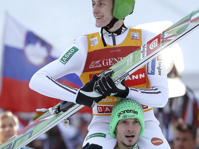 Peter Prevc schlägt im Neujahrsspringen zurück