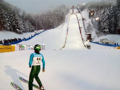Spela Rogelj gewinnt die Qualifikation in Zao
