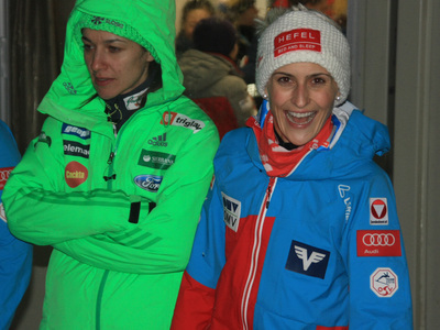 Sara Takanashi gewinnt weiter