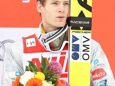 Skokan Matura v TOP 15 v Titisee-Neustadt