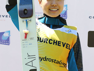 Japonka Takanashi dominovala v Courchevelu