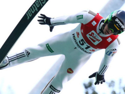Peter Prevc gewinnt Qualifikation in Hinzenbach