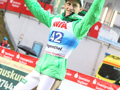 Maciej Kot springt in eigener Liga