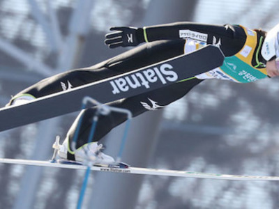 W杯女子平昌第2戦 高梨優勝、伊藤が2位