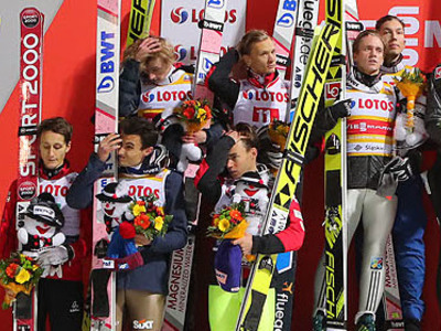 Norweger springen zum Team-Sieg in Wisla